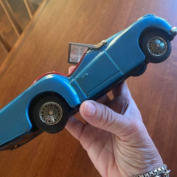 Vintage Triumph TR3 T.R.3. Tin Litho Car made in Japan by Bandai - Picture 11 of 13